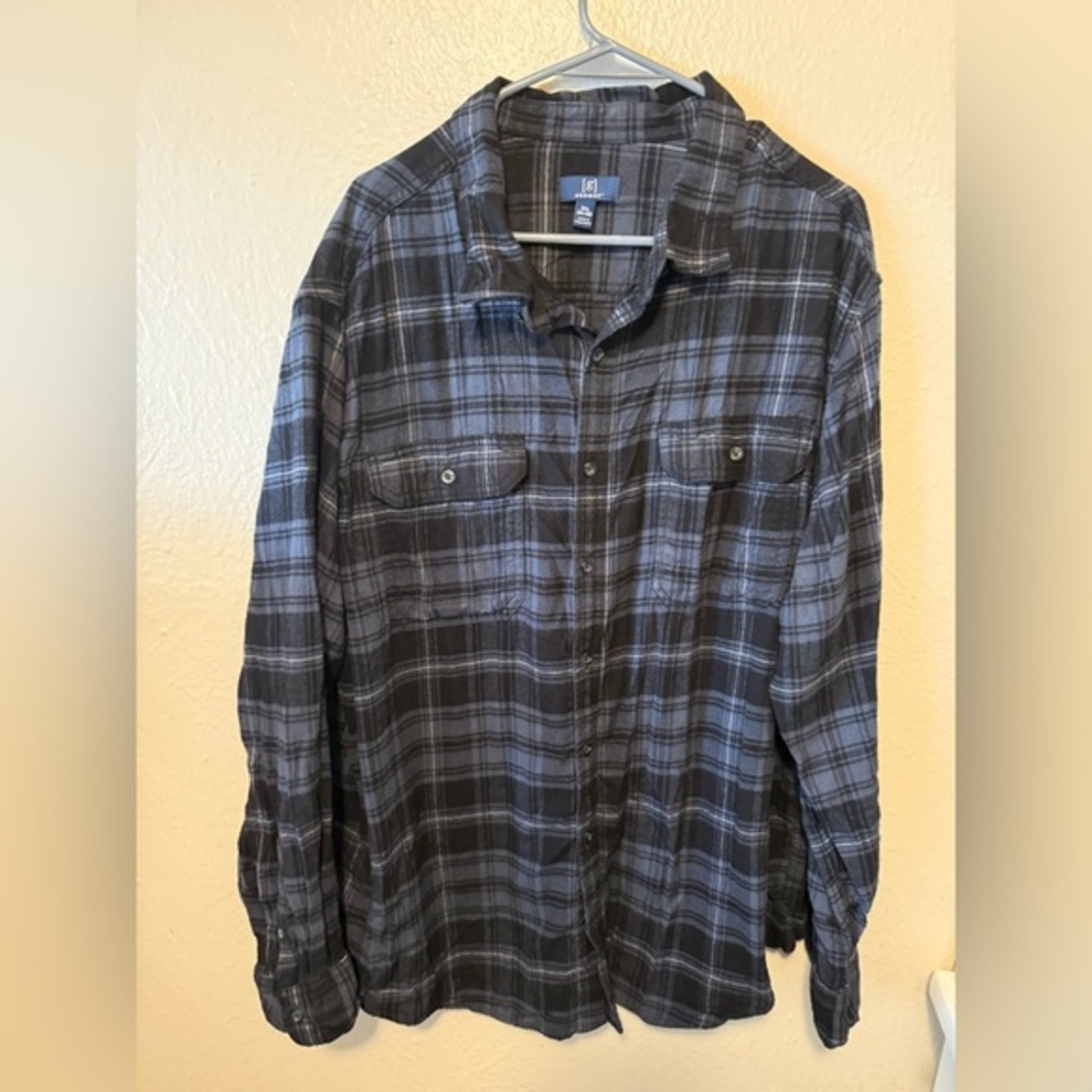 Men's Black and Gray Plaid shirt